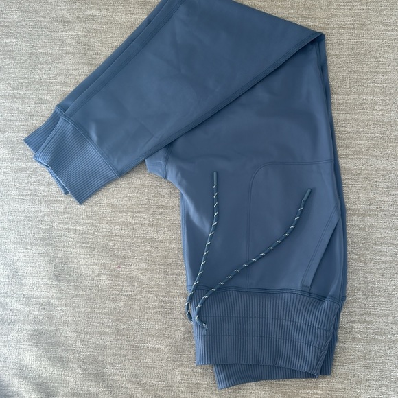 Avalanche Outdoor Supply Company ribbed Jogger Size Large NWT. - Picture 5 of 8